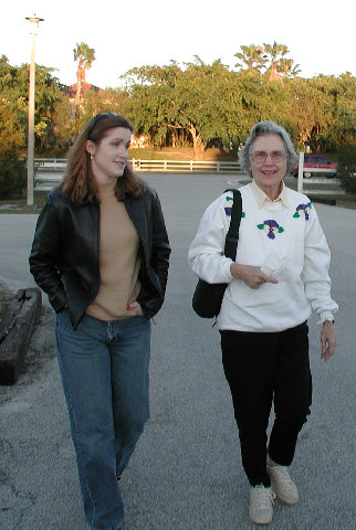 Linda&mom01.JPG