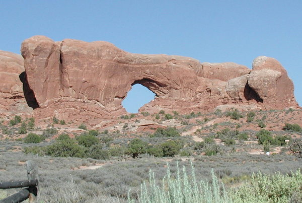 24.JPG (60812 bytes)